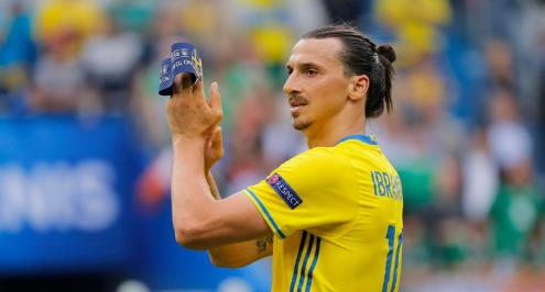 إبراهيموفيتش يثير الجدل حول فرص مشاركته في كأس العالم